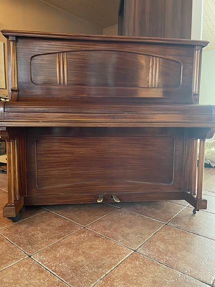 Jacob Knudsen piano ja tuoli