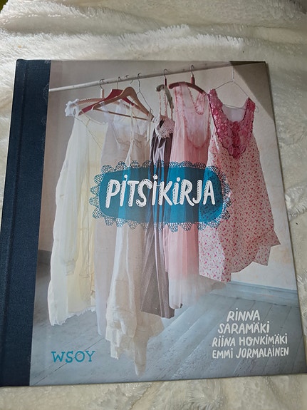 WSOY Pitsikirja käsityöopas pitsin tekemiseen
