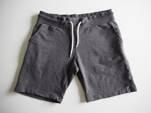 Collegeshortsit koko 34