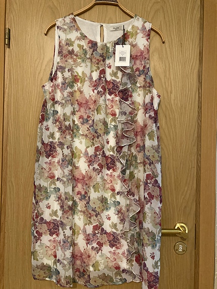 Uusi mekko, koko 50