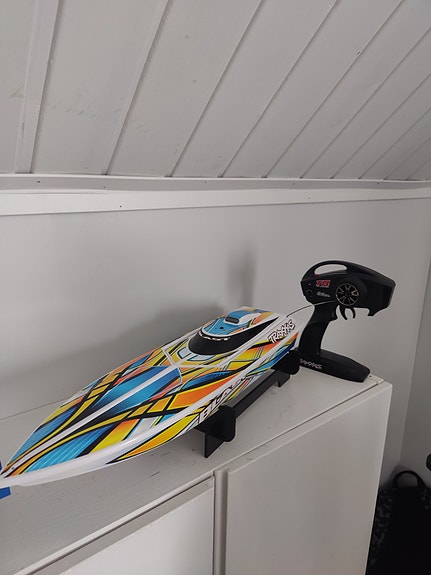 Traxxas Blast RC-veneen mallivene monivärinen