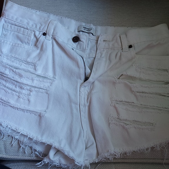 Lyhyet shortsit