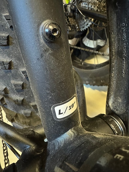Käyttämätön ja hiukan käytetty Fatbike