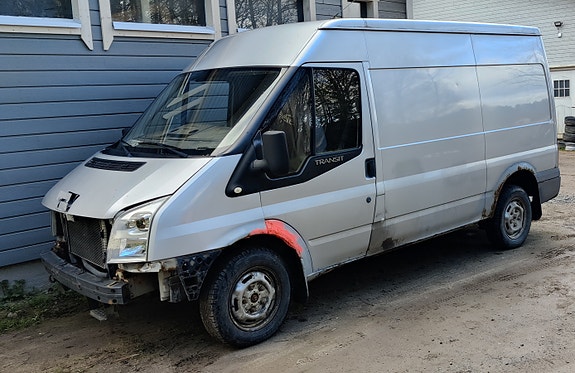 Ford Transit 2.4TDCi takaveto -07 osia