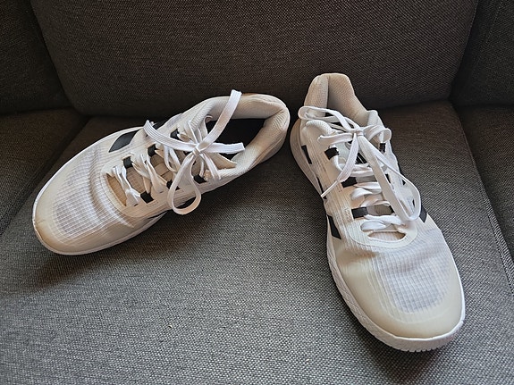 Adidas lenkkarit koko 44