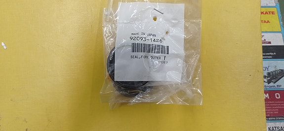 ALKUPERÄISET KAWASAKI KX 85 ETUISKAREIDEN PÖLYSUOJAT 92093-1426