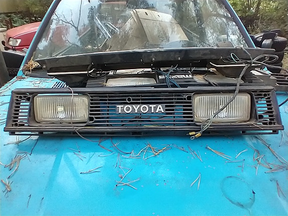 Toyota Corolla DX '84 lisävalomaski