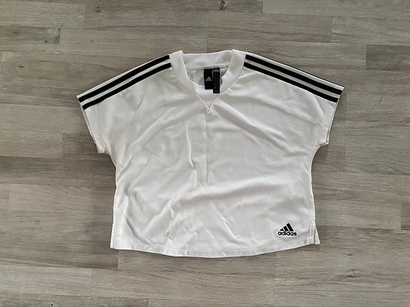 Adidas paita toppi xs