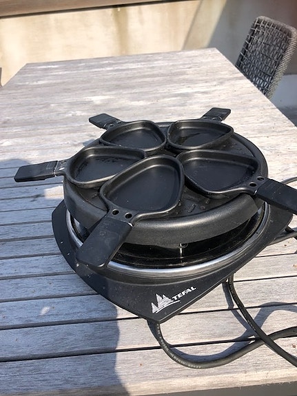 Myydään Tefal Raglette pyöreä grilli