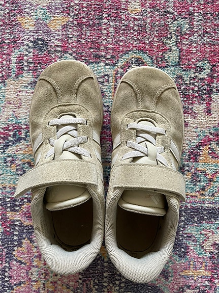 Adidas tossut 32