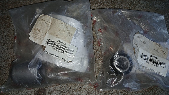 Nissan Primera P11 etualatukivarsien puslat