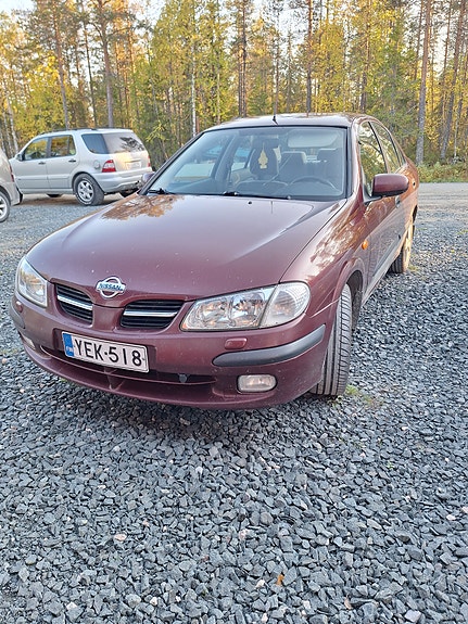 Nissan Almera osina