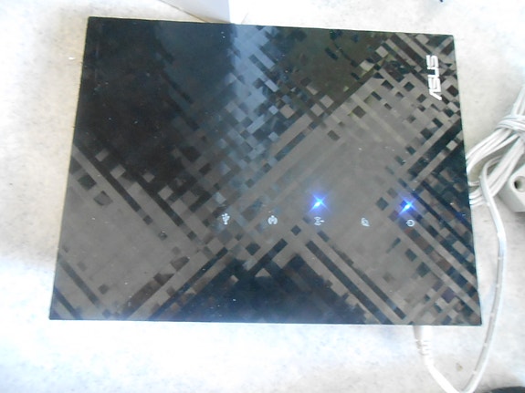 ASUS Modem, Router/Reititin. WI-FI. RT-N14U. + laturi.