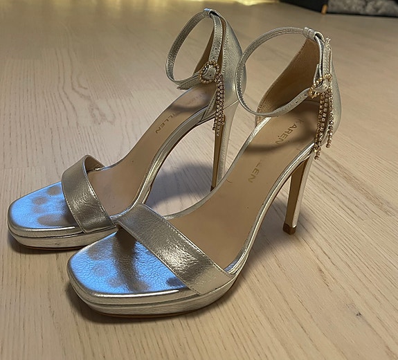 Karen Millen hopeat korkokengät