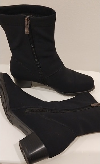 Uudet Gore-Tex mustat saappaat korko koko 37