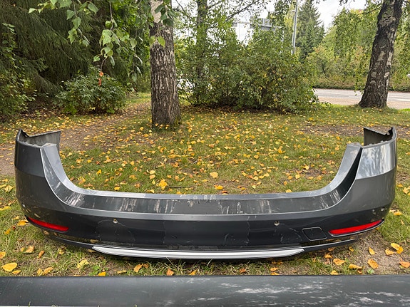 BMW F31 takapuskuri + helmat