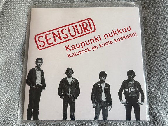 Sensuuri – Kaupunki Nukkuu 7" single