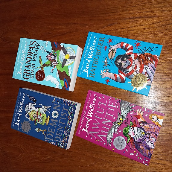 David Walliams -englanninkieliset kirjat pakettina