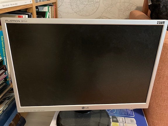 Näyttö LG Flatron Wide