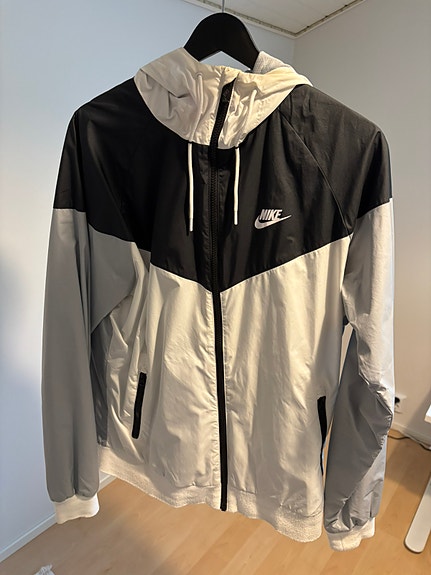 Nike tuulitakki