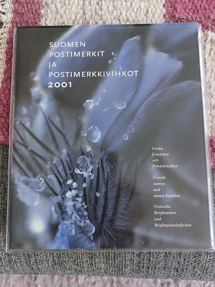 Suomen postimerkit ja postimerkkivihkot 2001
