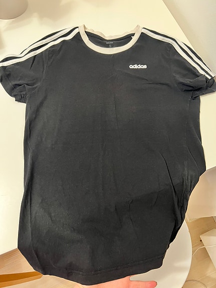 Adidas -paita