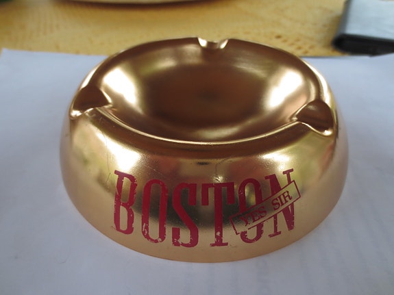 Tuhkakuppi Boston Yes Sir