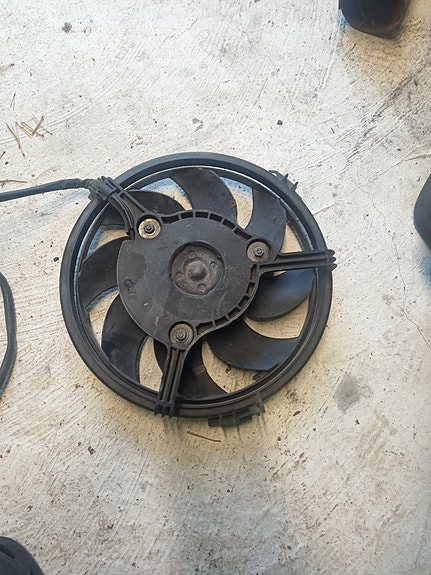 Jäähdyttimen tuuletin Audi