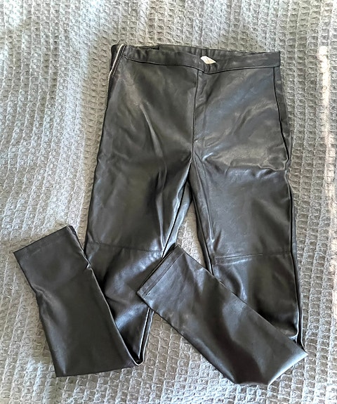”Nahkahousut” xs H&M