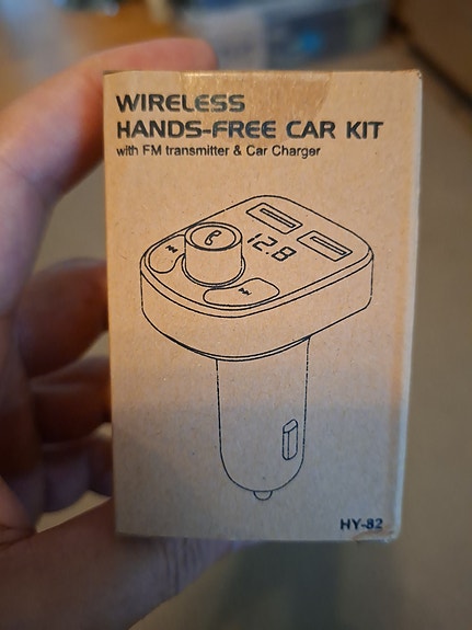 Monipuolinen USB-laturi autoon
