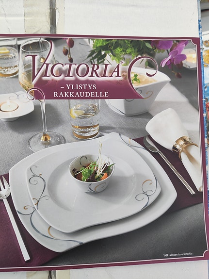 Viktoria sarjan lautaset