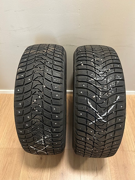 215/55 R17 Michelin nastarenkaita 2kpl