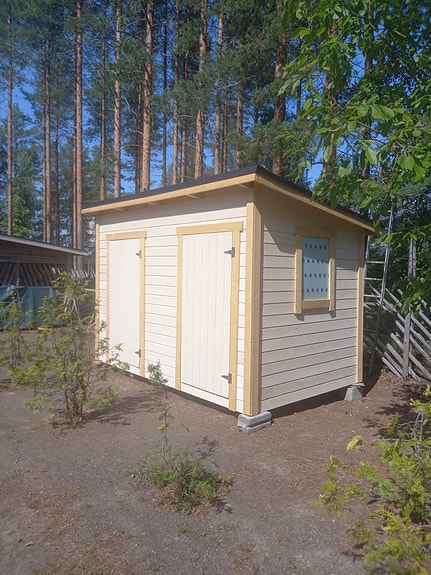 Pihavaja/aitta