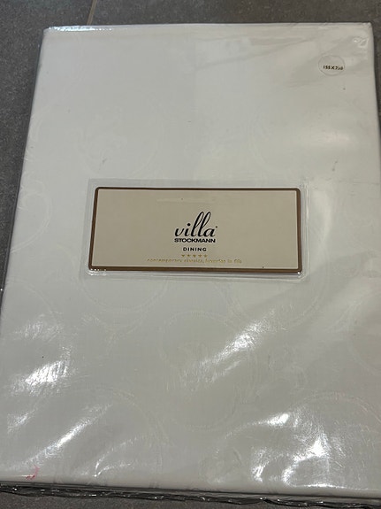 Villa Stockmann pöytäliina 155x250