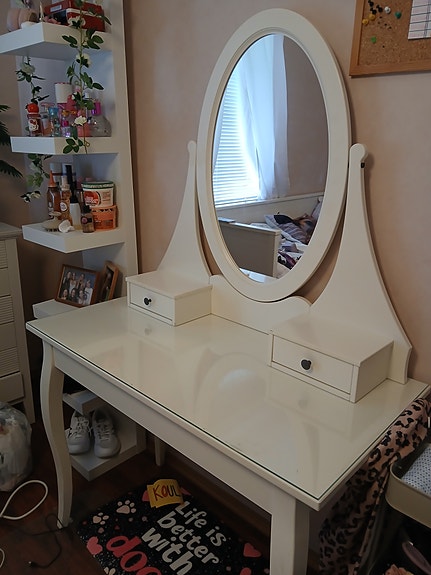 Ikea Hemnes kampauspöytä