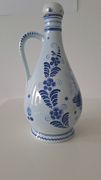Vintage Delft Blue käsinmaalattu tuulimylly- ja kukka-aiheinen karahvi/maljakko