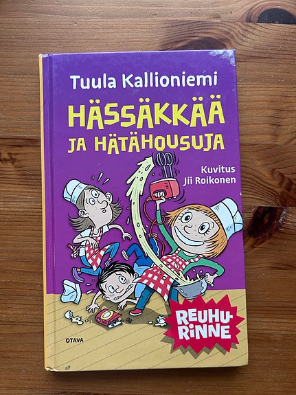 Tuula Kallioniemi Hässäkkää ja hätähousuja