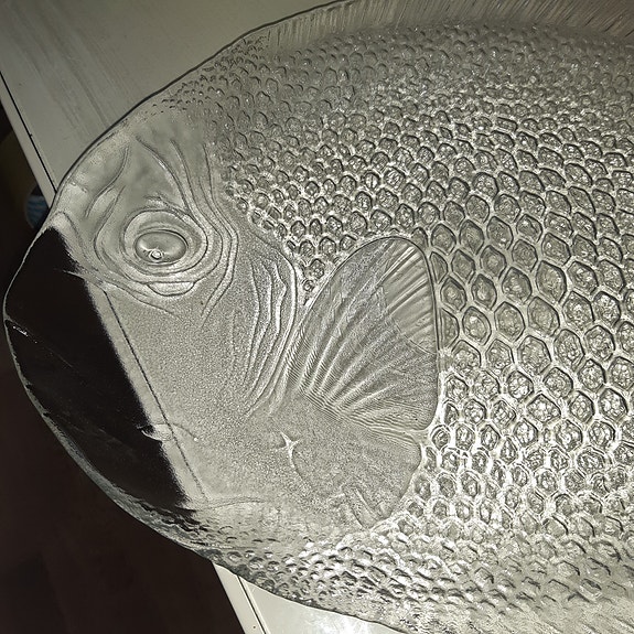 Lasinen kalalautanen kirkas 30 cm