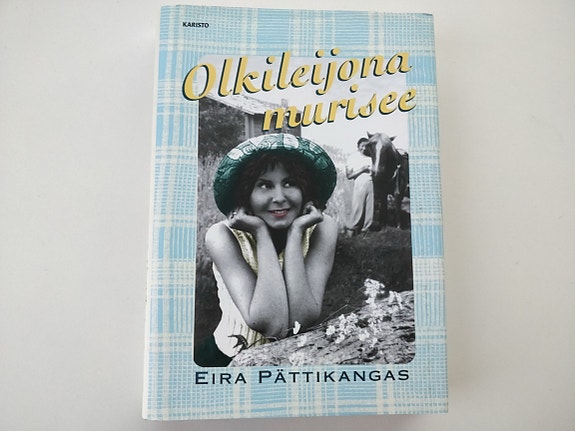 Eira Pättikangas: Olkileijona murisee