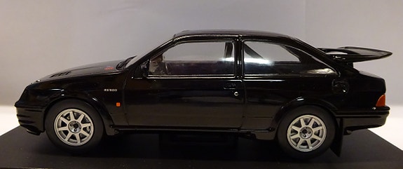Pienoismalli Ford Sierra RS Cosworth  1/24