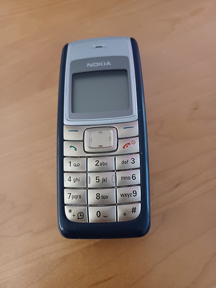 Nokia puhelin..1112 retroo keräilijöille Nouto.Orivesi....!