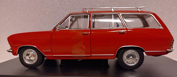 Pienoismalli Opel Kadett B Caravan  1/24