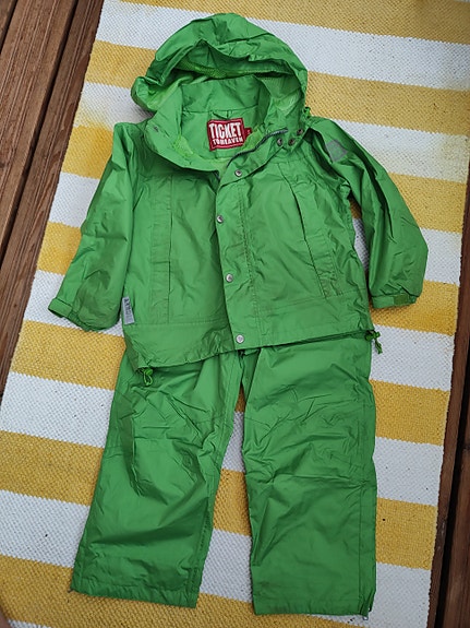 Ticket to Heaven,  Rainwear by Ticket, lasten takki ja housut settinä kokoa 116.