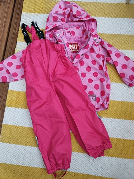 Ticket to Heaven, Rainwear by Ticket, setti 98cm