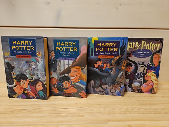 Harry Potter 1-4 -kirjat, J.K. Rowling