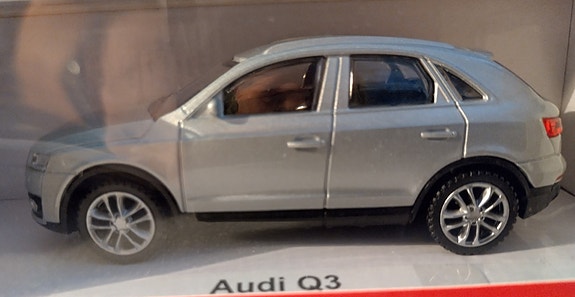 Pienoismalli Audi Q3 2018  1/43