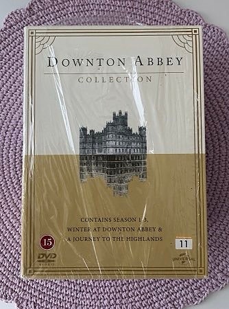 Downton Abbey 1-3 + erikoisjaksot DVD - boxi