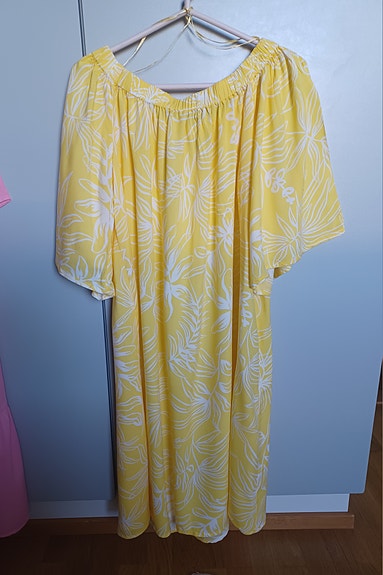 Keltainen mekko