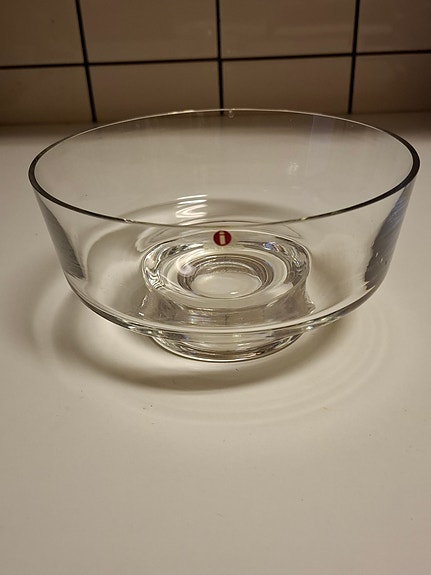 Iittala Future tarjoilukulho ja jälkiruokakulhot