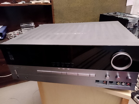 Harmankardon vahvistin ja Videokamera VHS Ym